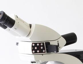 Microscopio DM1750 M Leica 