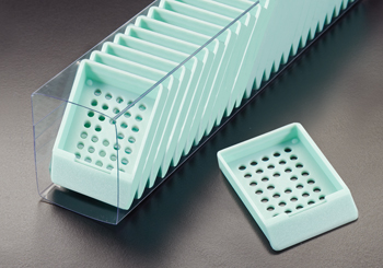 Cassettes de inclusion apilados en tubos de plastico M480_SL